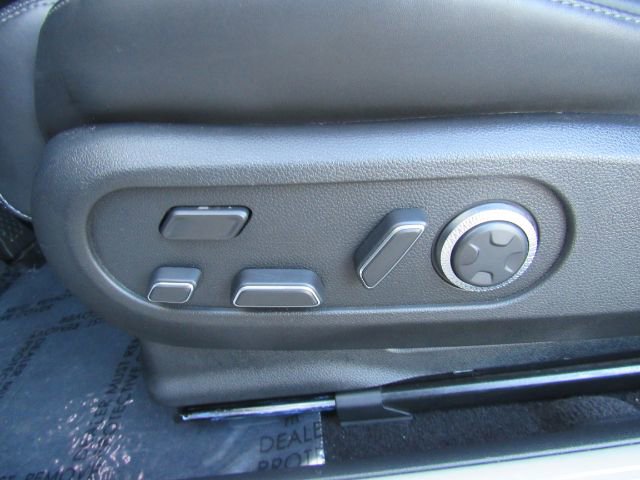 Used 2024 Genesis GV60 RWD image 17