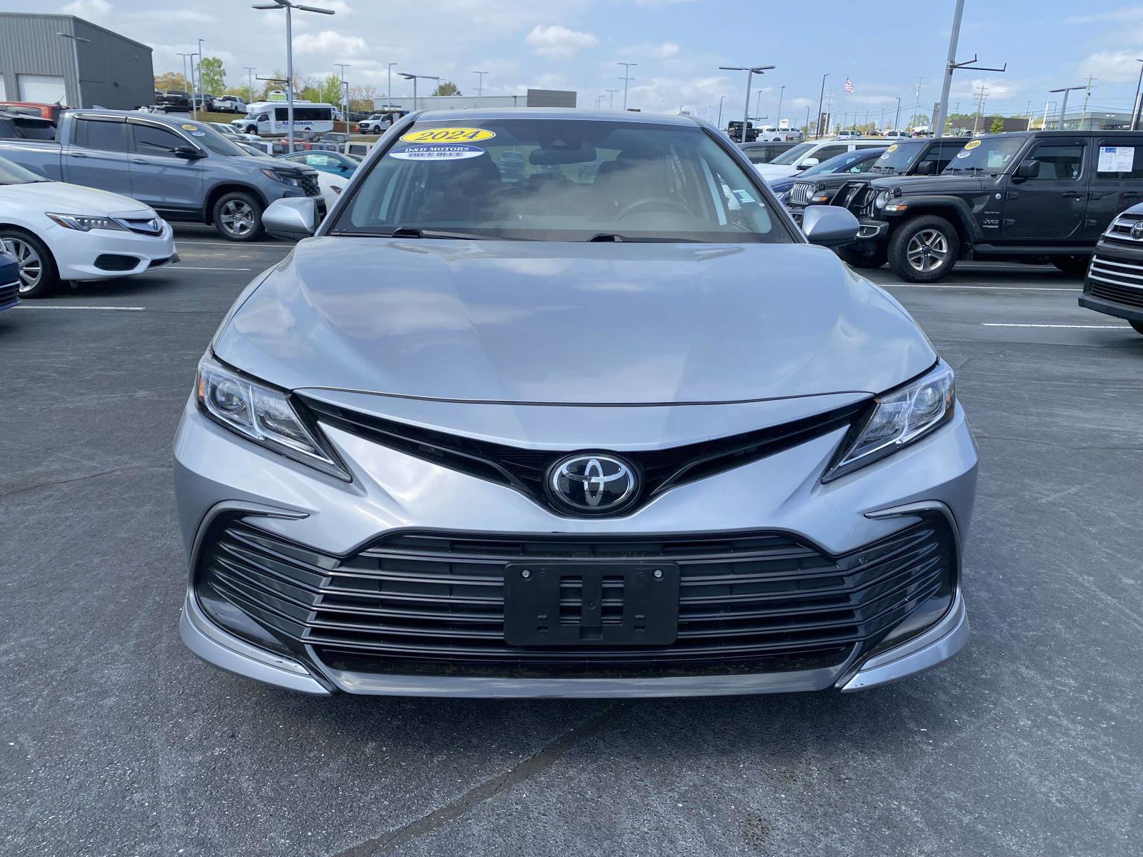 Used 2024 Toyota Camry LE FWD image 2