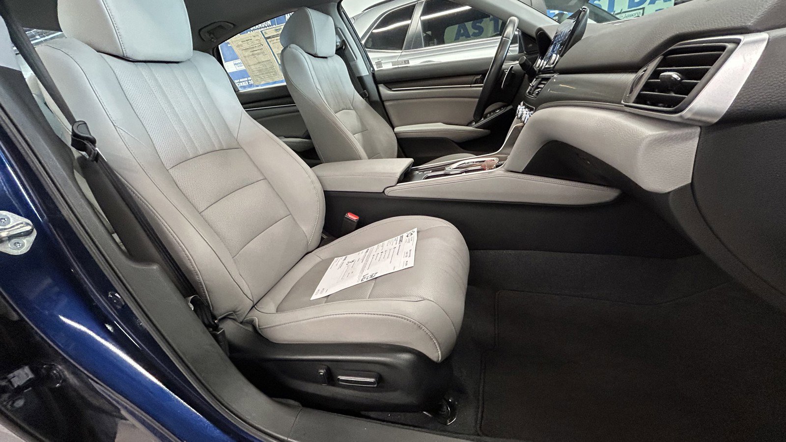 Used 2020 Honda Accord Touring image 19
