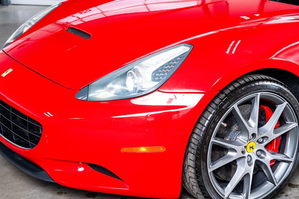 Used 2010 Ferrari California image 14