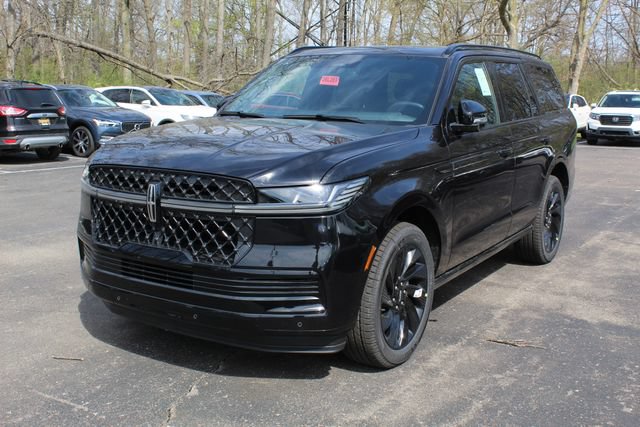 New 2026 Lincoln Navigator Reserve w/ Jet Appearance Package AWD/4WD image 7