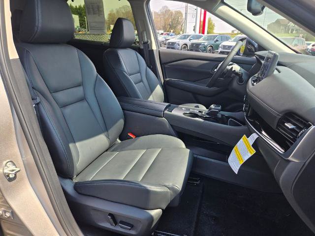 Certified 2025 Nissan Rogue SL w/ SL Premium Package FWD image 16