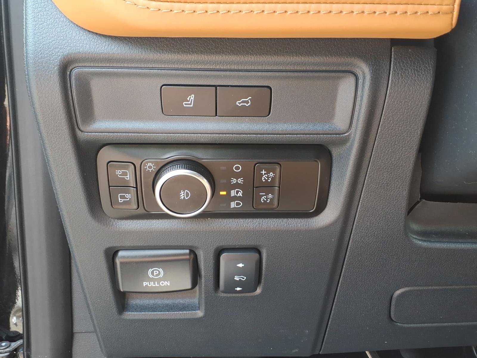 Certified 2024 Ford Expedition Platinum AWD/4WD image 23