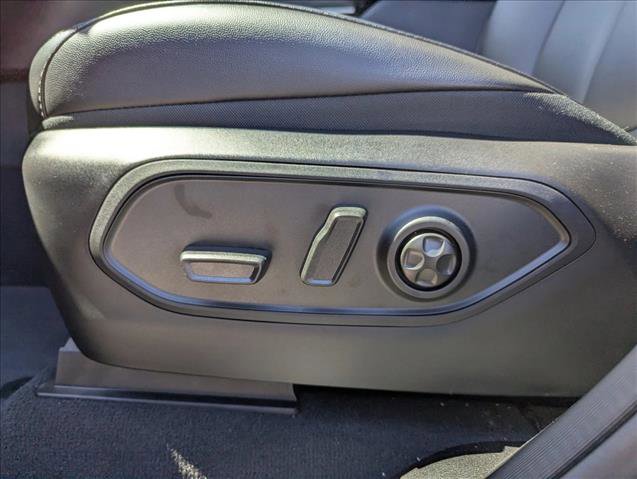 New 2026 Jeep Grand Cherokee Limited w/ Limited Altitude Package AWD/4WD image 11