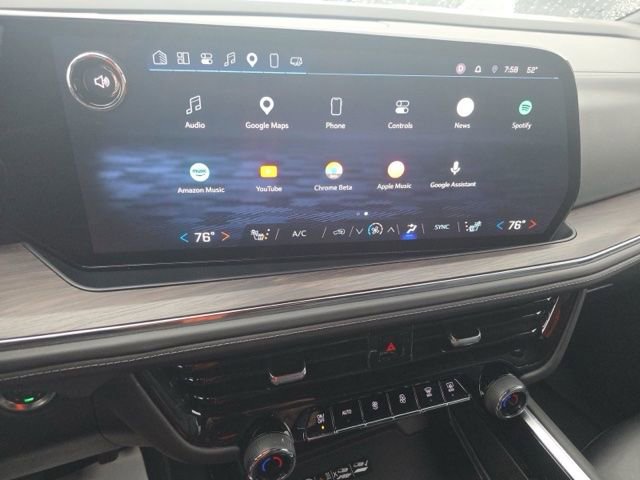 Used 2025 Chevrolet Suburban Z71 AWD/4WD image 13