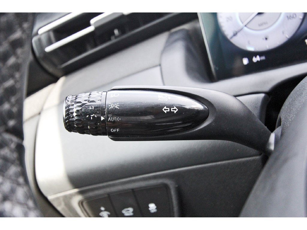 Used 2023 Hyundai Tucson Limited AWD/4WD image 19