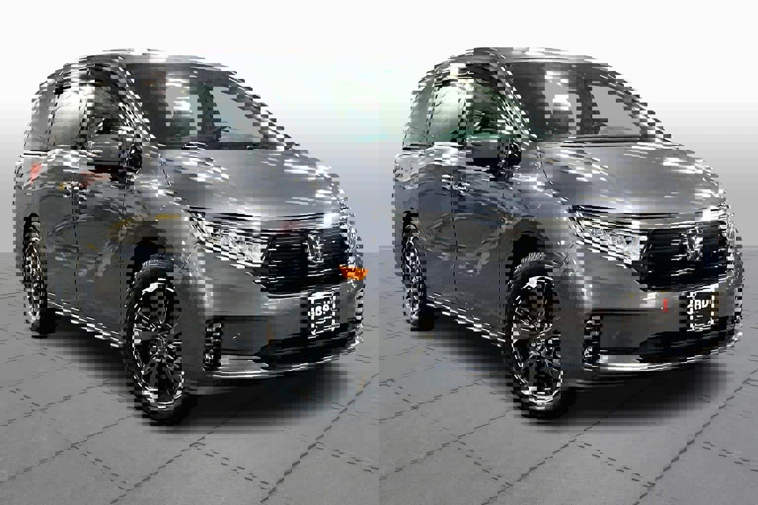 Used 2023 Honda Odyssey Elite image 2