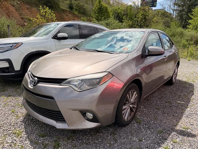 Used 2015 Toyota Corolla LE FWD image 2