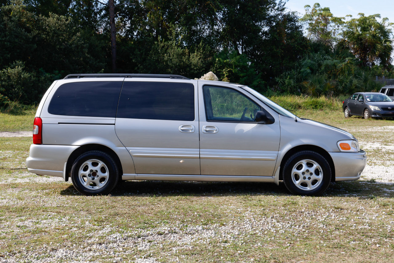 Used 2004 Oldsmobile Silhouette GL image 13