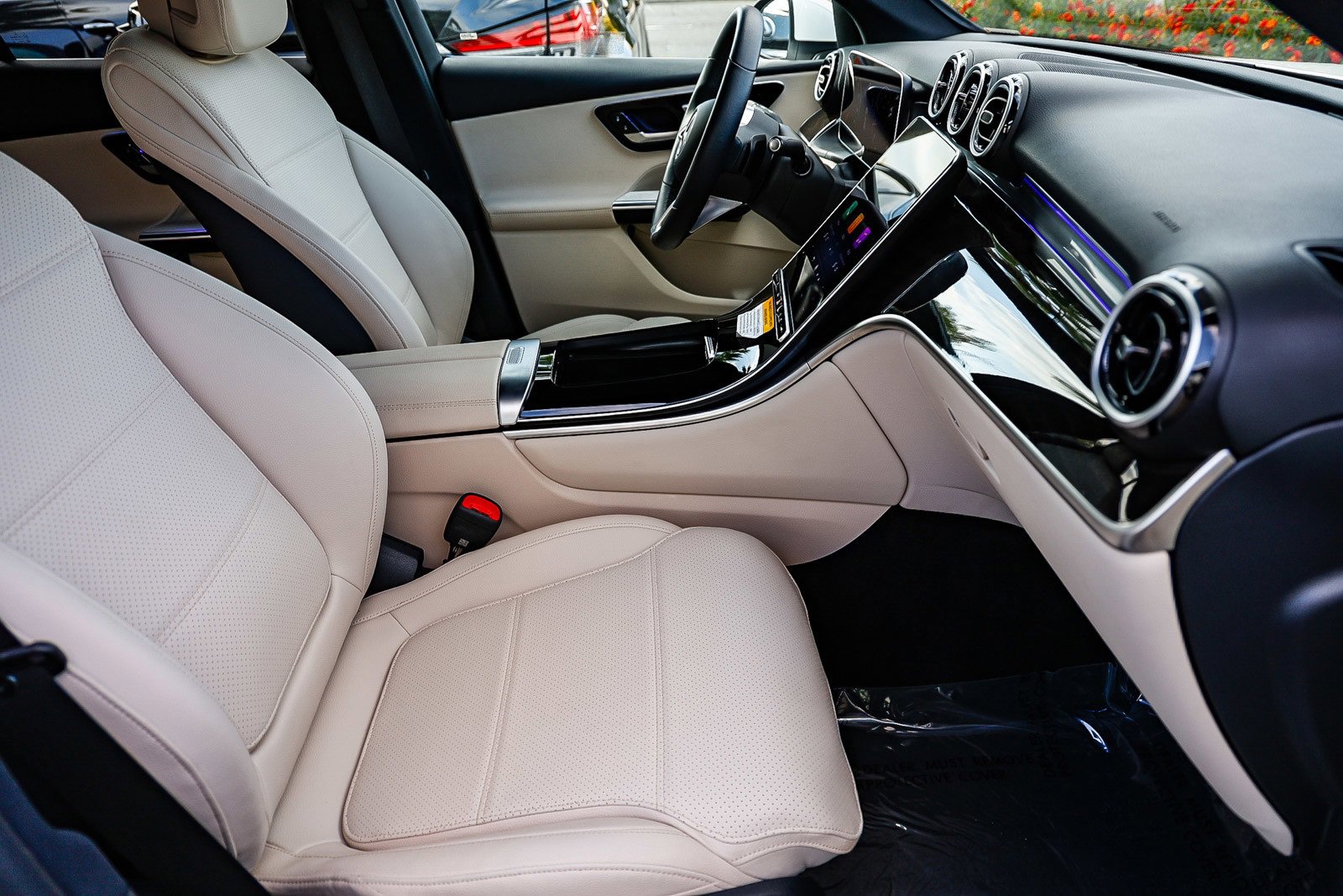 Certified 2025 Mercedes-Benz GLC 300 image 16