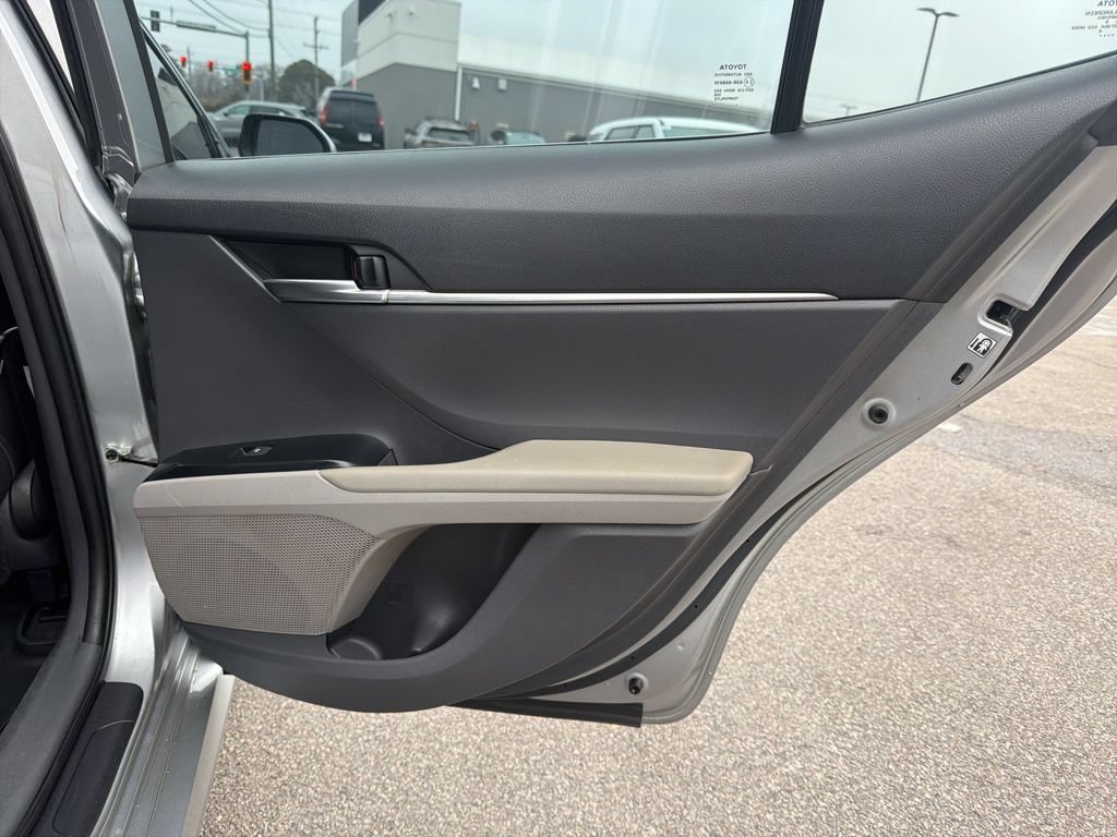 Used 2019 Toyota Camry LE FWD image 26