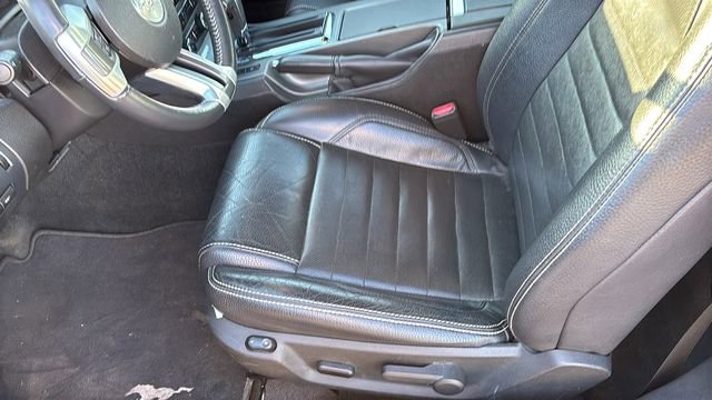 Used 2011 Ford Mustang Premium w/ 202A Rapid Spec Order Code RWD image 24
