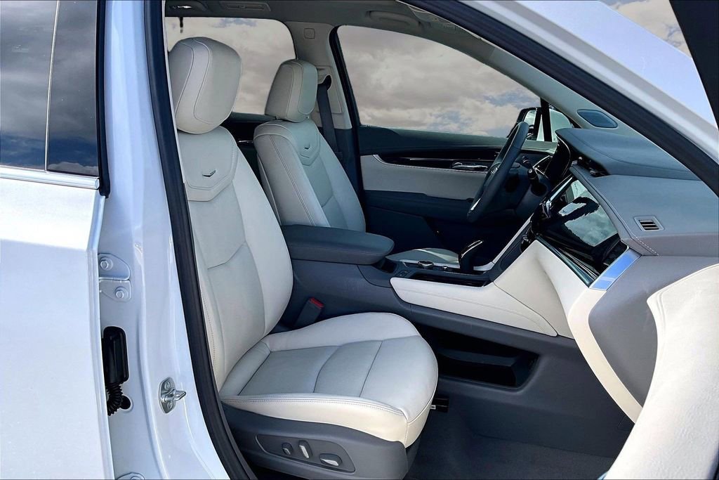 Certified 2024 Cadillac XT6 Premium Luxury FWD image 30