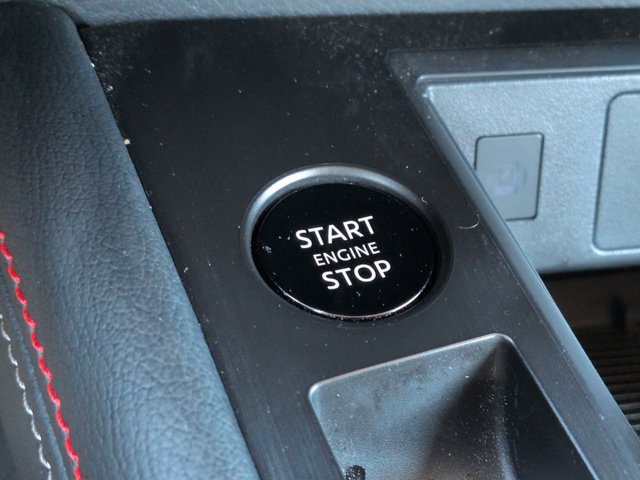 Used 2026 Nissan Kicks SR FWD image 25