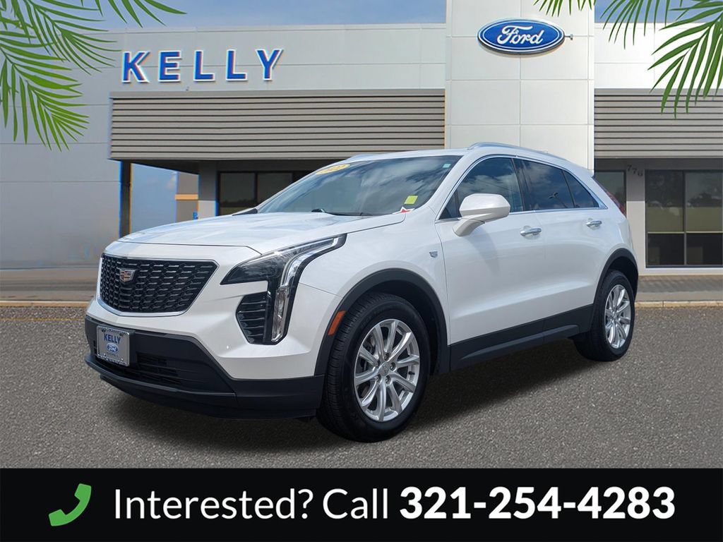 Used 2022 Cadillac XT4 Luxury w/ Cold Weather Package AWD/4WD image 2
