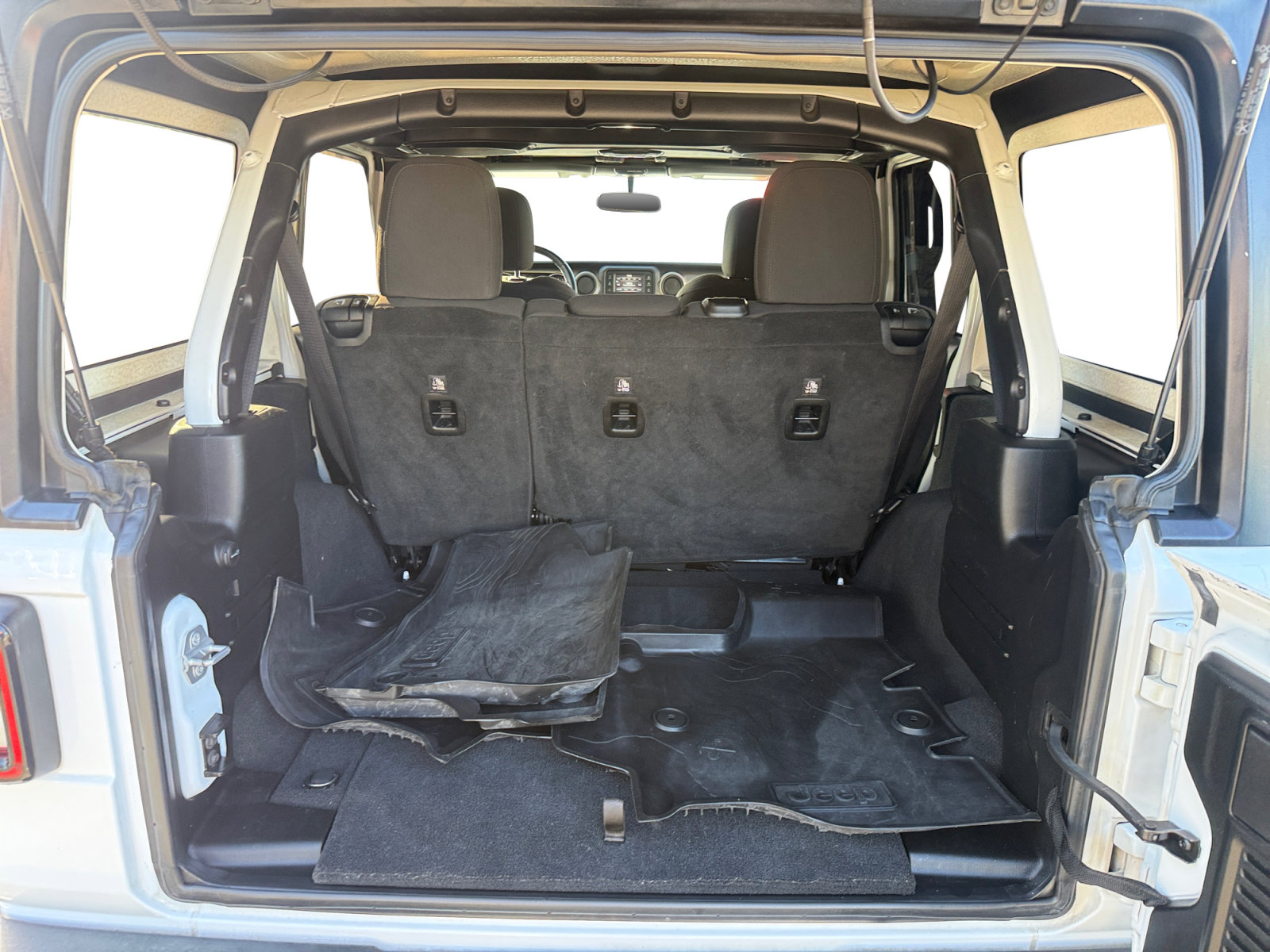 Used 2018 Jeep Wrangler Unlimited Sport S AWD/4WD image 17