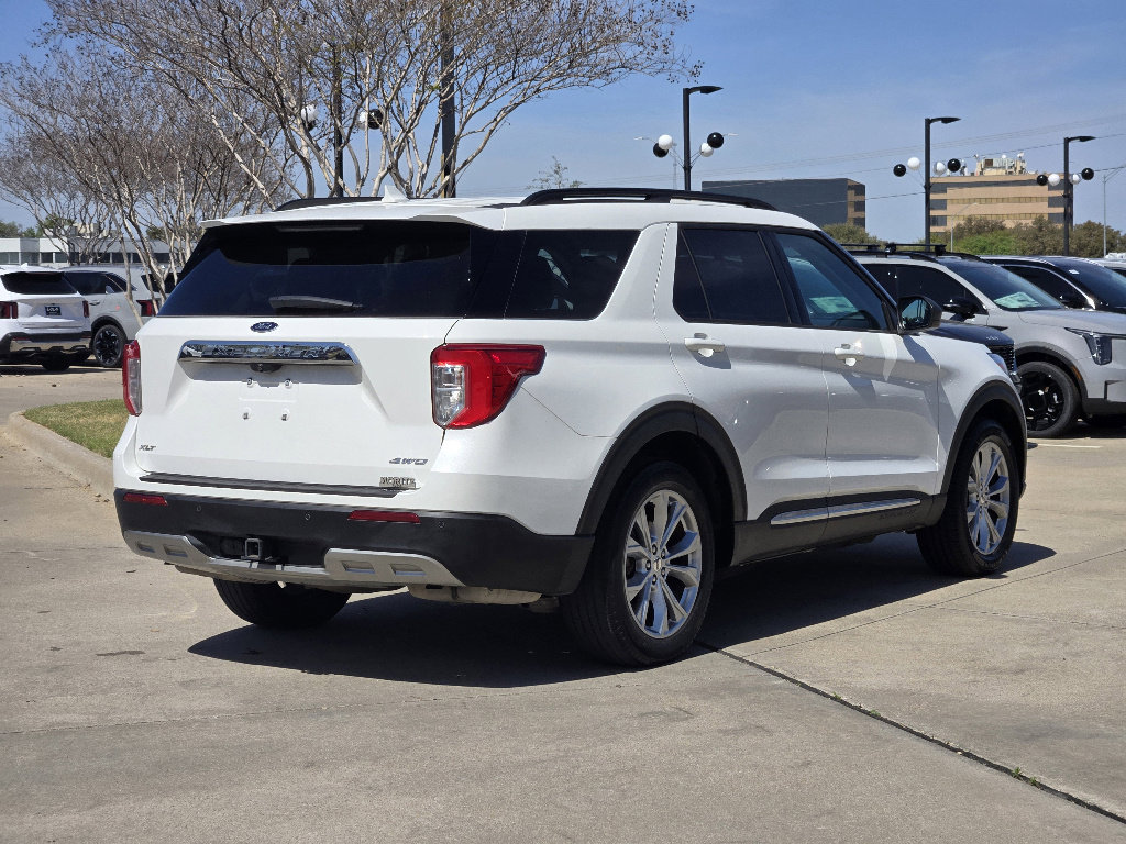 Used 2021 Ford Explorer XLT w/ Equipment Group 202A image 4