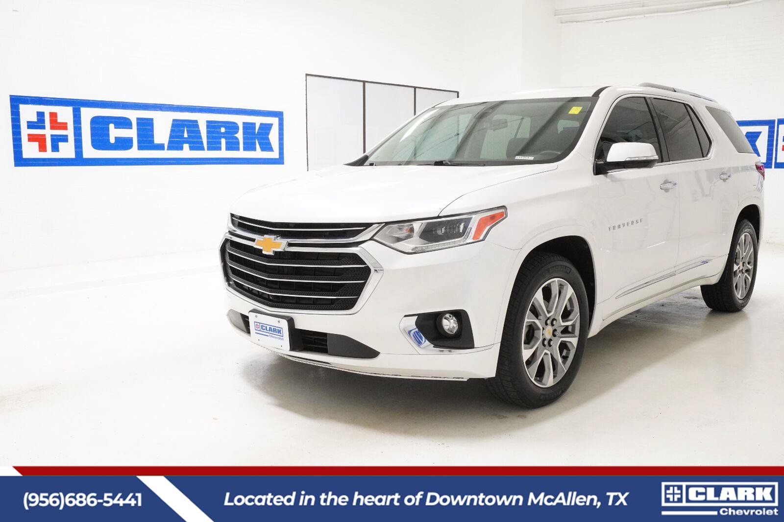Used 2018 Chevrolet Traverse Premier w/ Driver Confidence II Package FWD image 1
