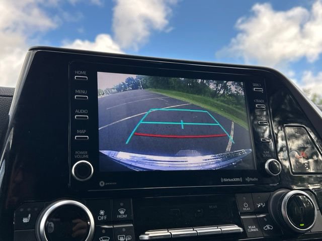 Used 2022 Toyota Highlander XLE AWD/4WD image 81