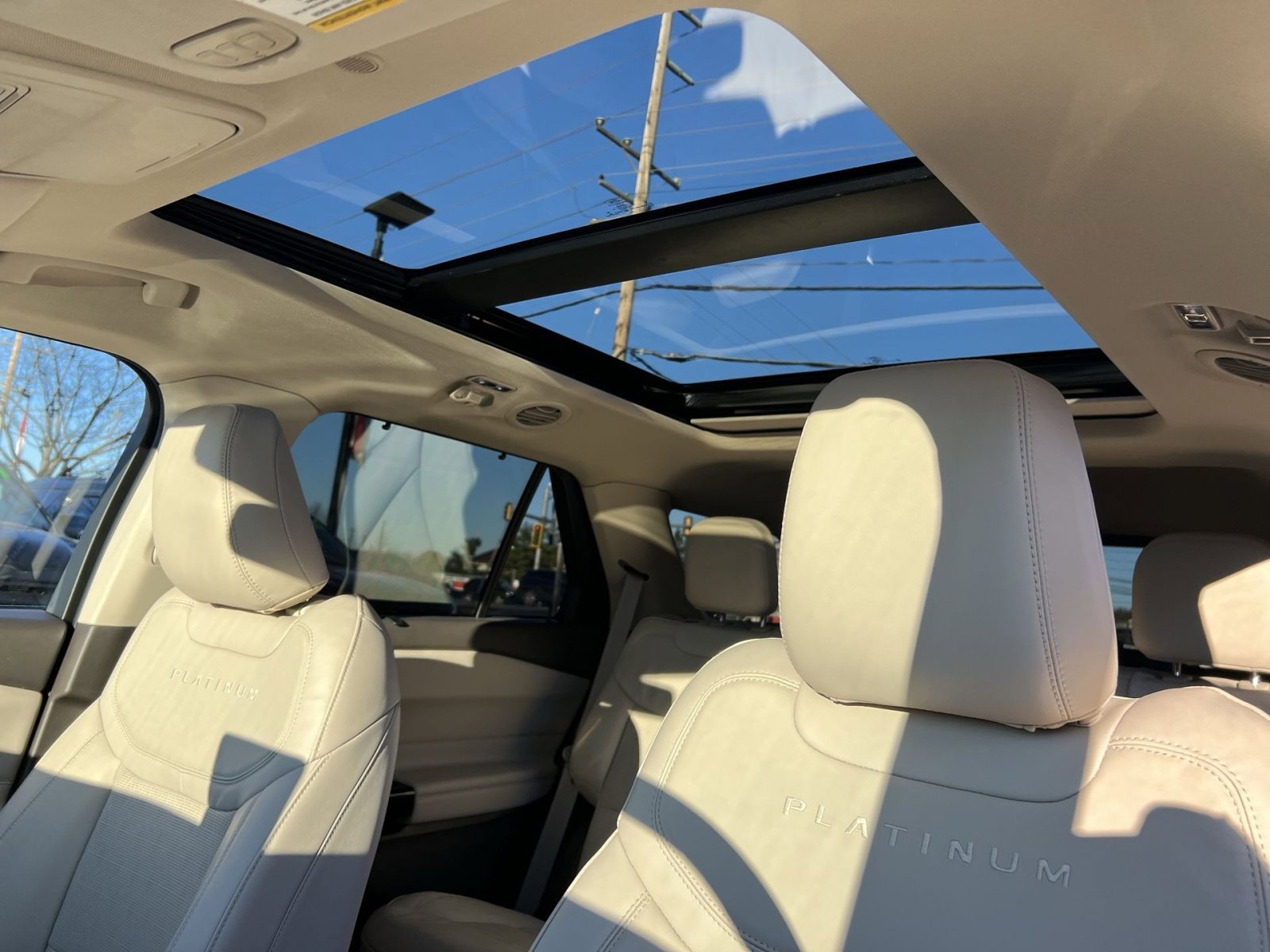 Used 2023 Ford Explorer Platinum w/ Technology Package image 24