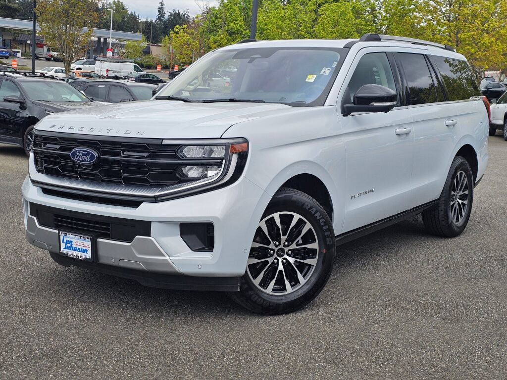 Used 2025 Ford Expedition Platinum AWD/4WD image 2