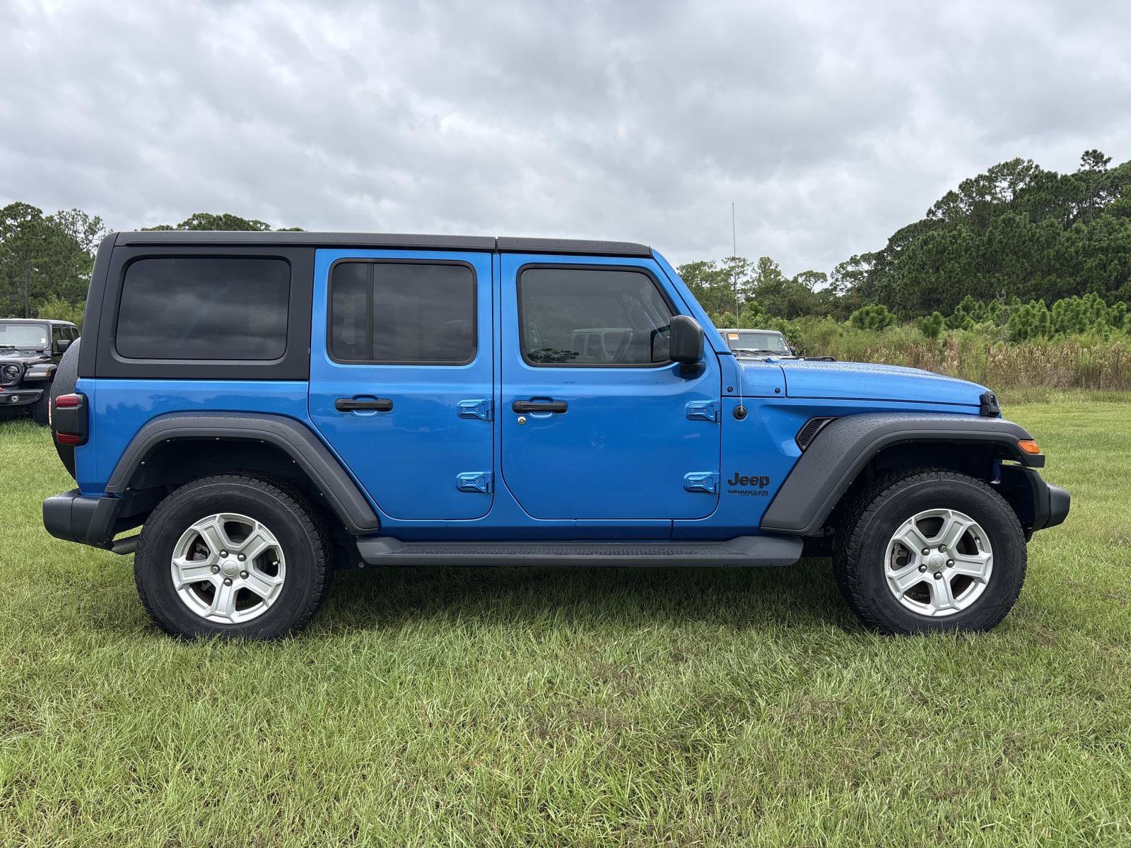 Certified 2022 Jeep Wrangler Unlimited Sport AWD/4WD image 2