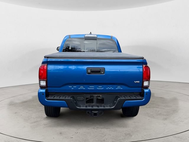 Used 2018 Toyota Tacoma TRD Sport w/ Technology Package image 4