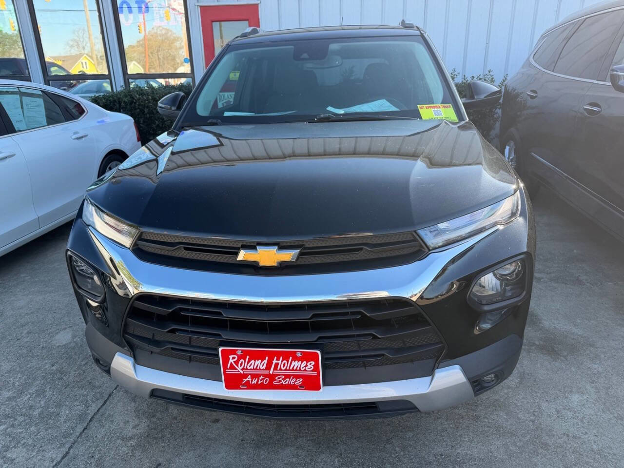 Used 2021 Chevrolet TrailBlazer LT w/ Sun and Liftgate Package AWD/4WD image 3