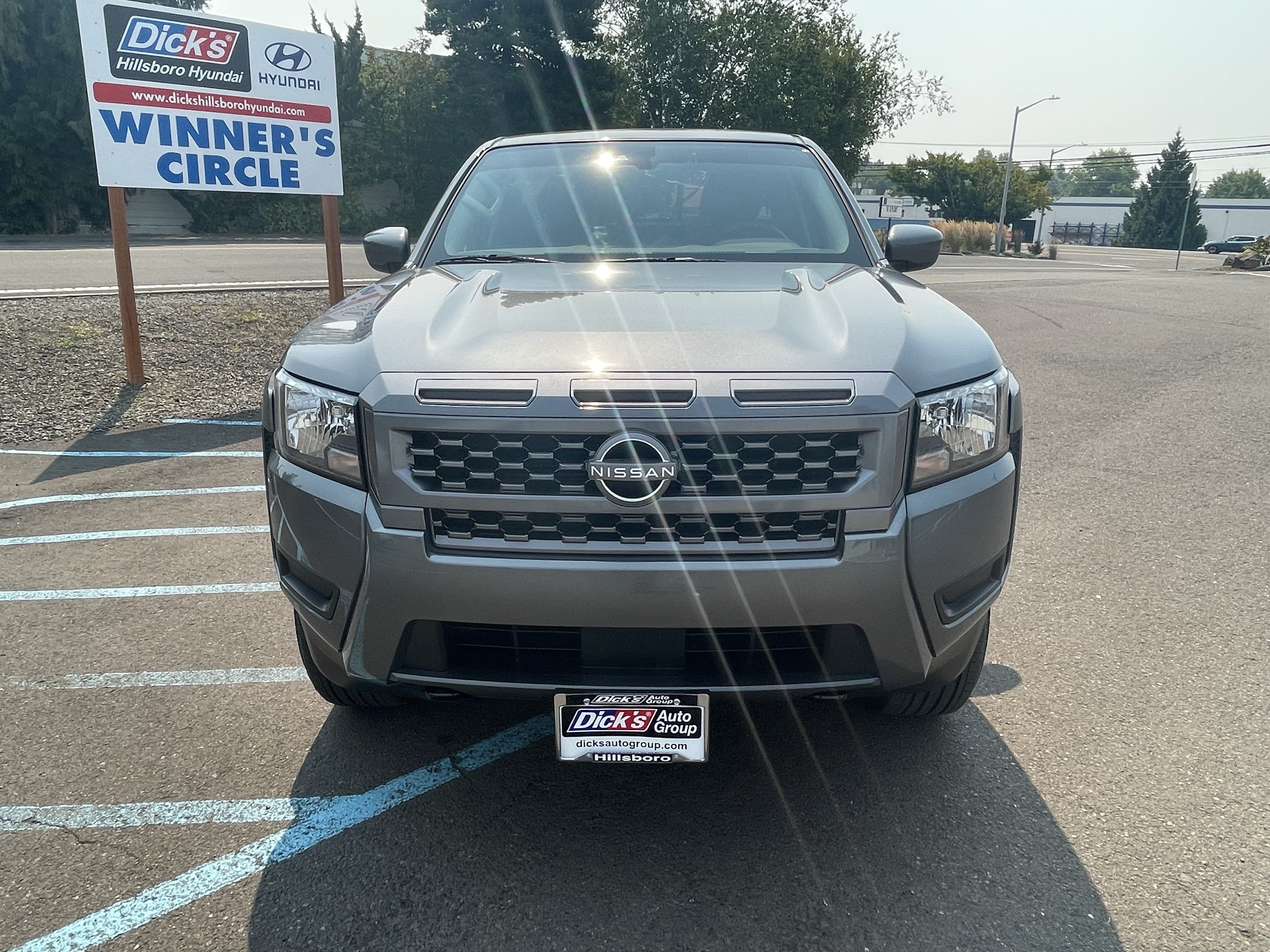 Used 2025 Nissan Frontier SV AWD/4WD image 8