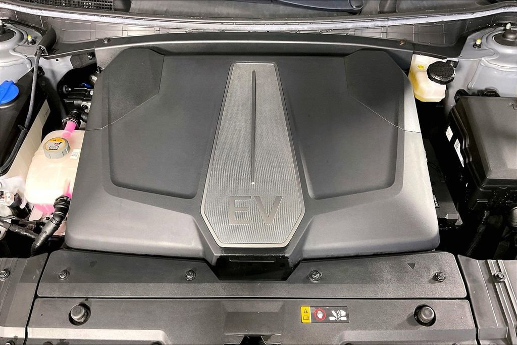 Used 2023 Kia EV6 Wind RWD image 9