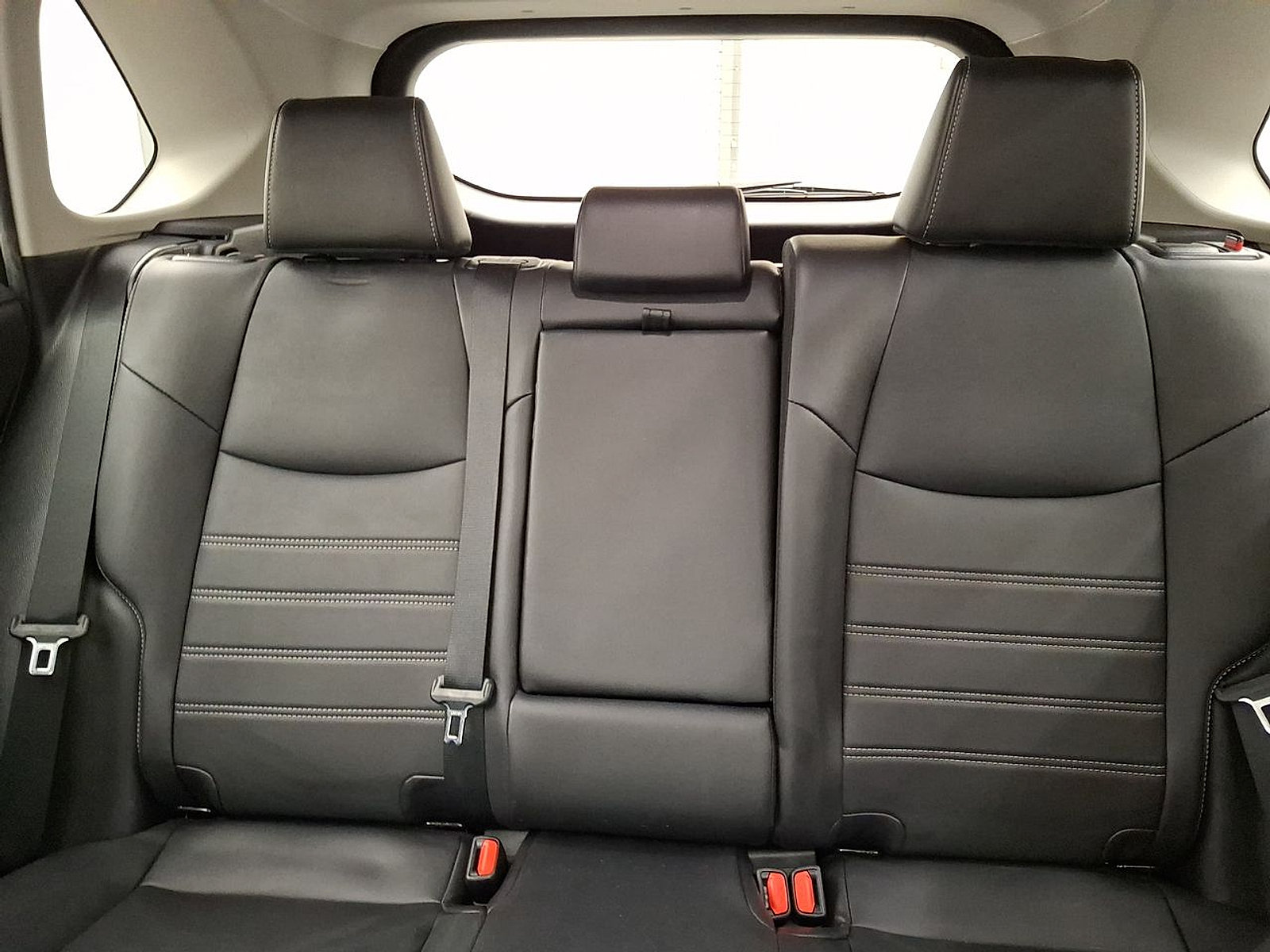 Certified 2022 Toyota RAV4 XLE Premium AWD/4WD image 24