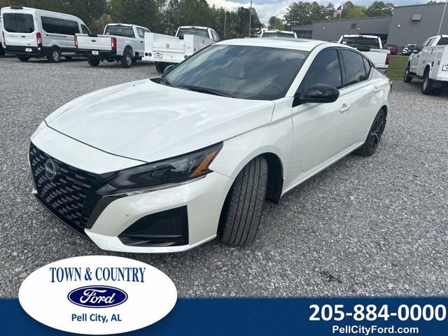 Used 2024 Nissan Altima 2.5 SR w/ SR Premium Package image 1