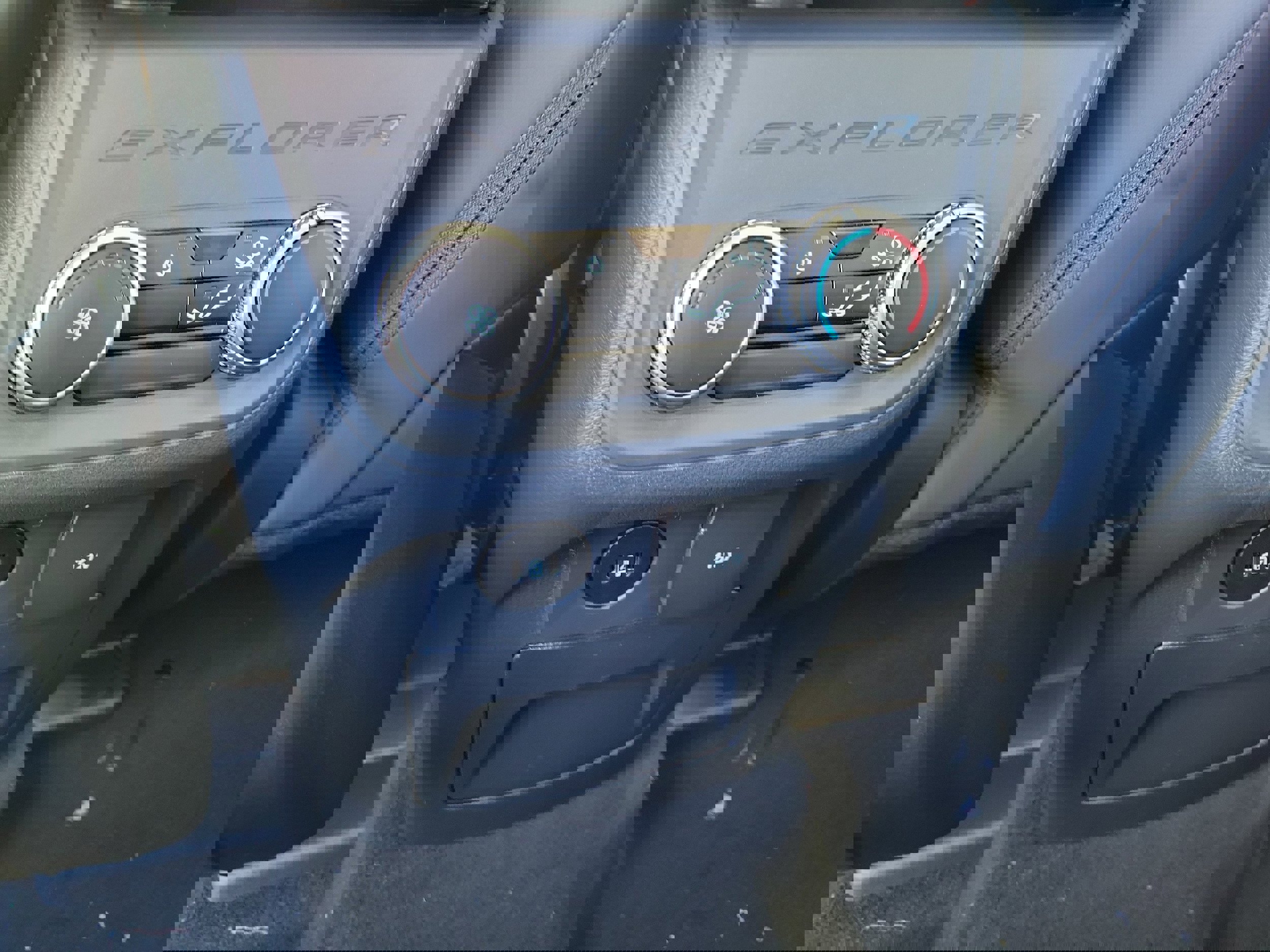 New 2026 Ford Explorer Active w/ Active Comfort Package image 14