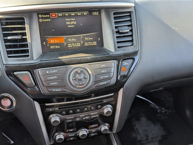 Used 2020 Nissan Pathfinder S FWD image 25