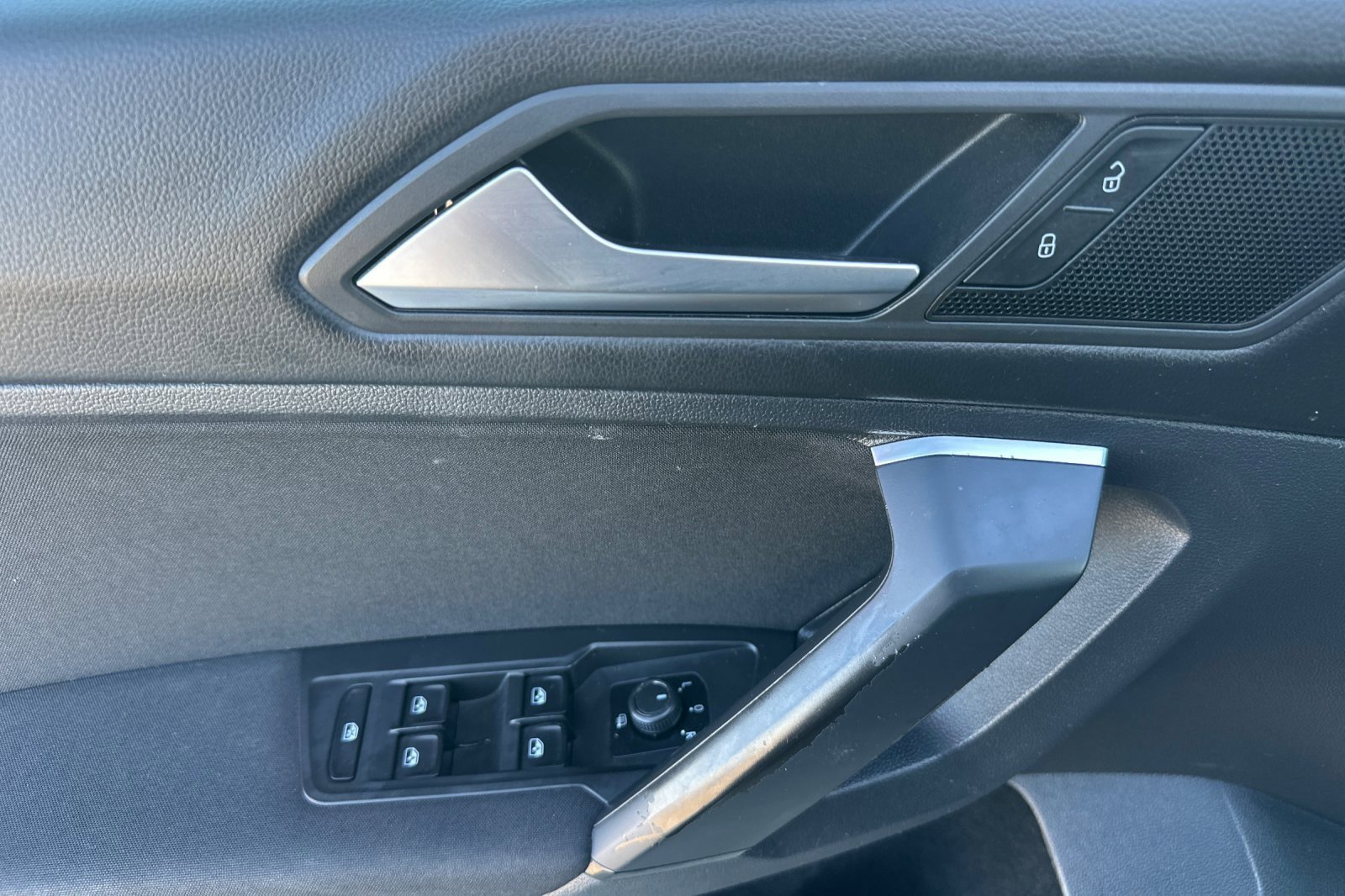 Used 2019 Volkswagen Tiguan S w/ Driver Assistance Package image 10