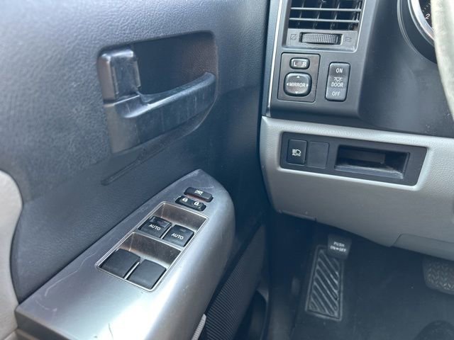 Used 2019 Toyota Sequoia SR5 AWD/4WD image 20
