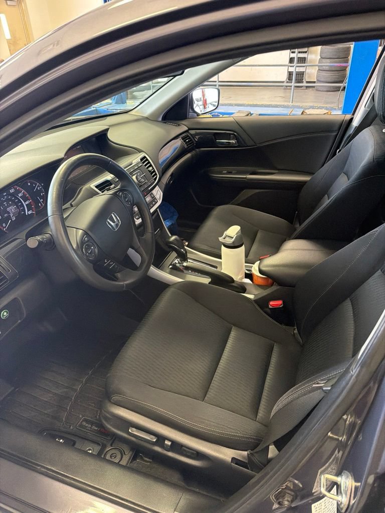 Used 2015 Honda Accord Sport image 2