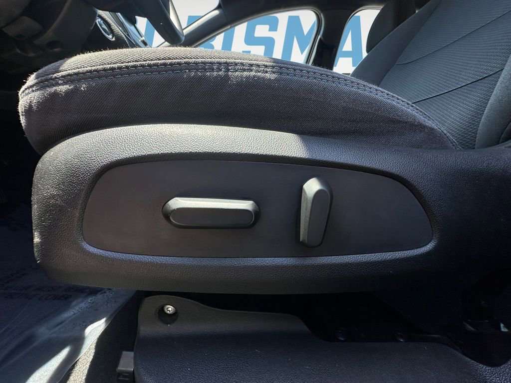 Used 2018 Chevrolet Cruze LT FWD image 16