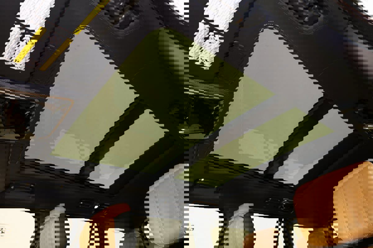 Used 2019 Land Rover Range Rover Autobiography image 13