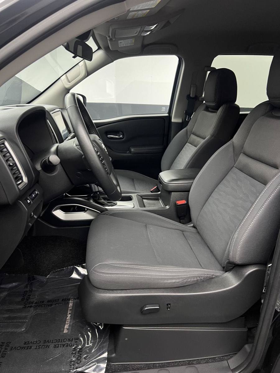 Used 2022 Nissan Frontier SV RWD image 4