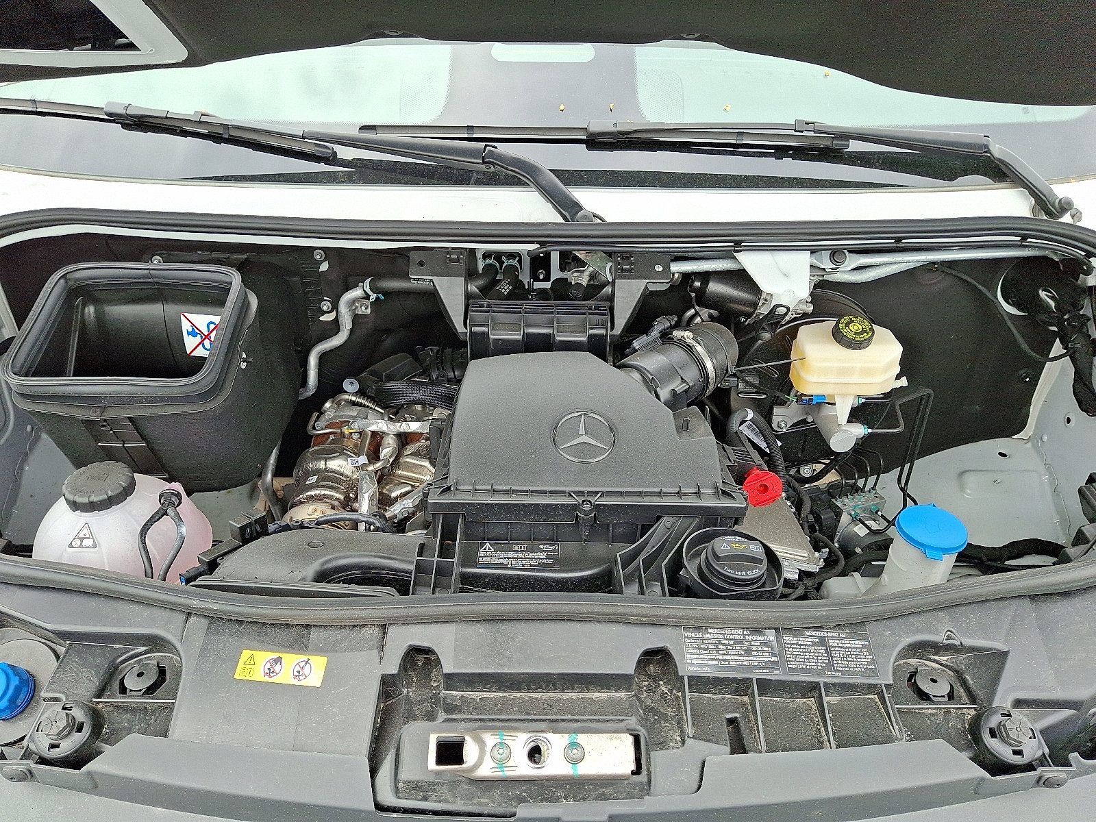 Used 2025 Mercedes-Benz Sprinter 2500 image 28