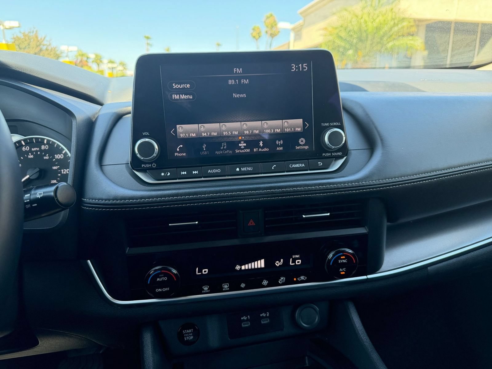 Used 2025 Nissan Rogue SV FWD image 17
