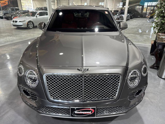 Used 2017 Bentley Bentayga image 2