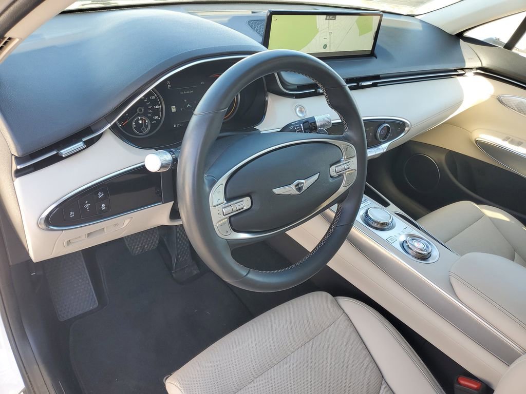 Used 2023 Genesis GV70 2.5T w/ Select Package image 12