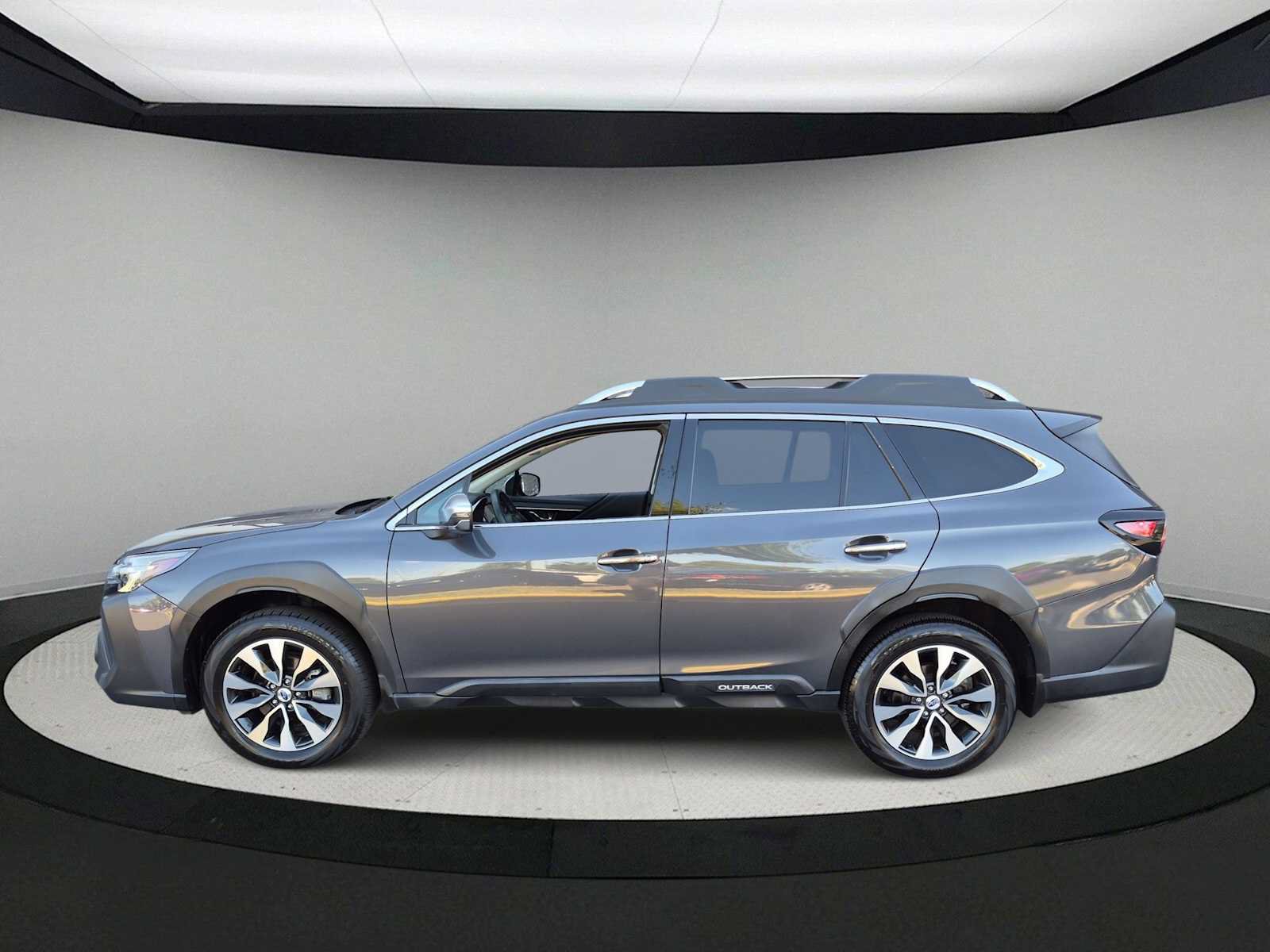 Certified 2023 Subaru Outback Touring XT AWD/4WD image 5