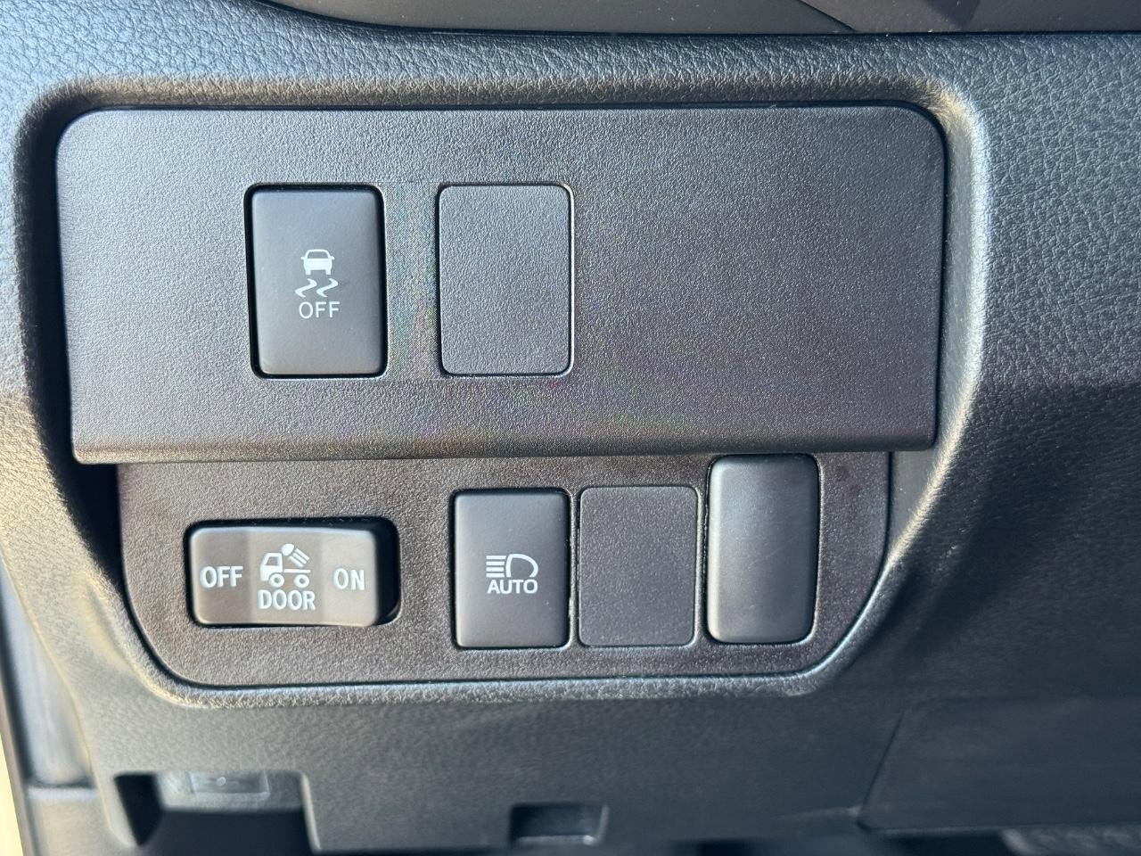 Used 2023 Toyota Tacoma SR5 AWD/4WD image 22