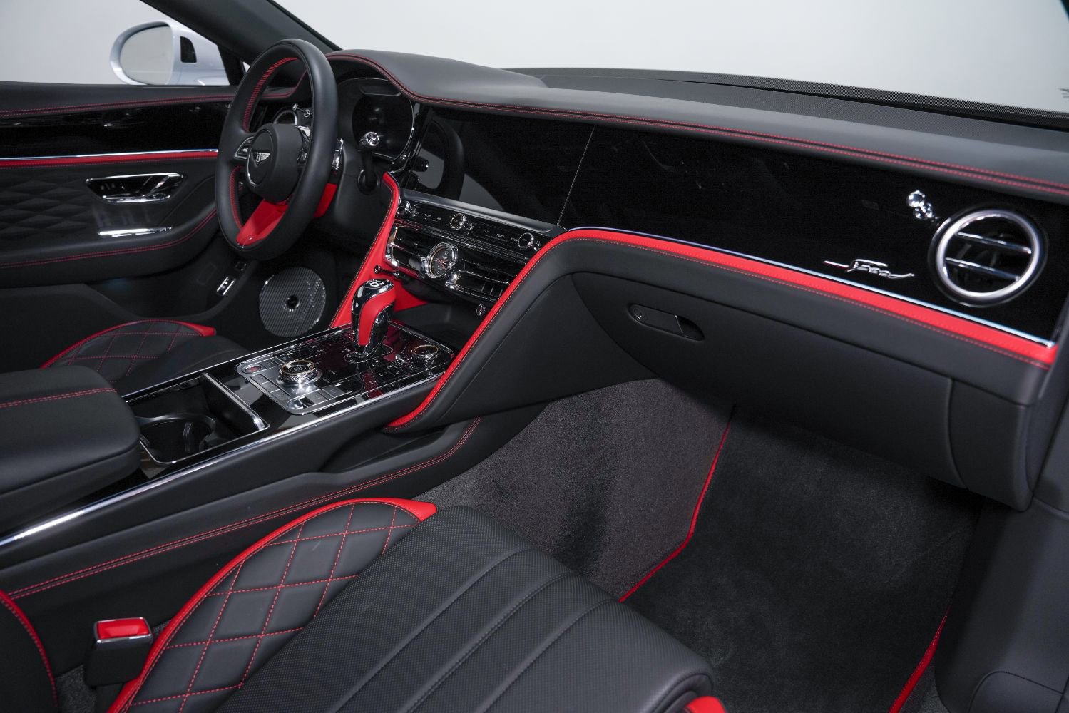 Used 2024 Bentley Flying Spur W12 image 30