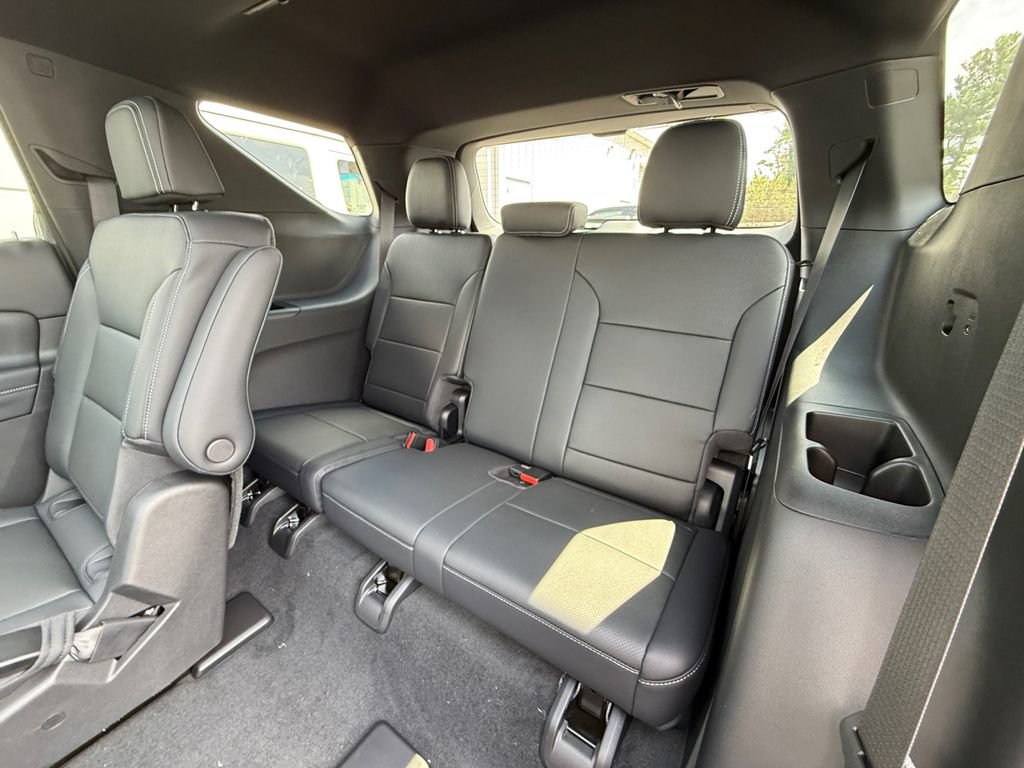 New 2026 Chevrolet Traverse LT w/ Sun and Wheel Package AWD/4WD image 28