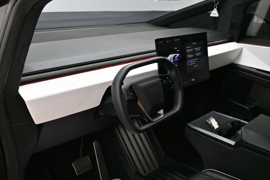 Used 2024 Tesla Cybertruck AWD Crew Cab image 16