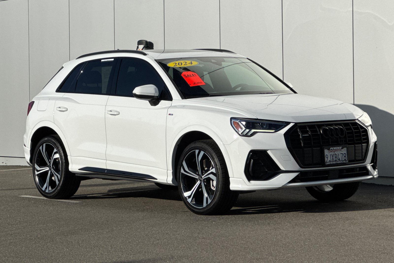 Used 2024 Audi Q3 2.0T Premium Plus w/ Premium Plus Package AWD/4WD image 7